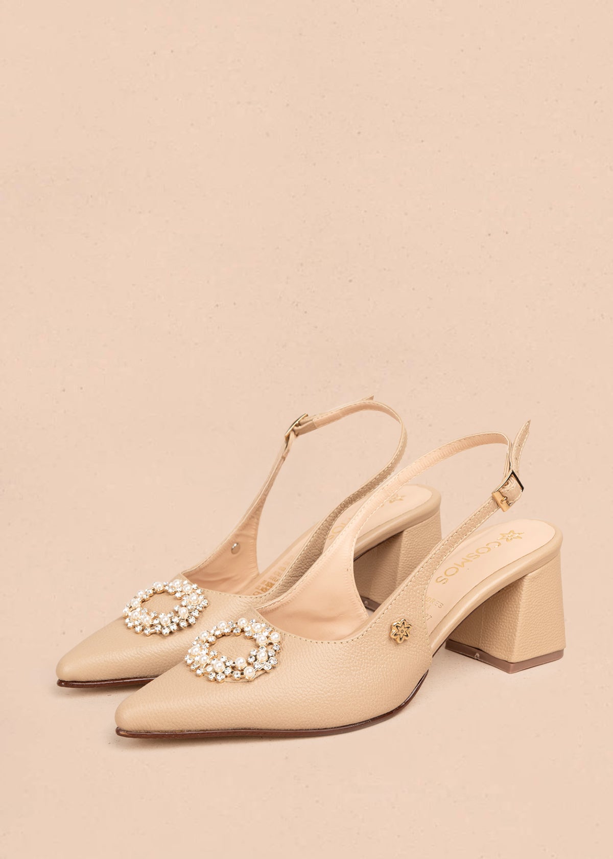 Trabilla en cuero color beige con aplique de perlas y cristales en punta 106148