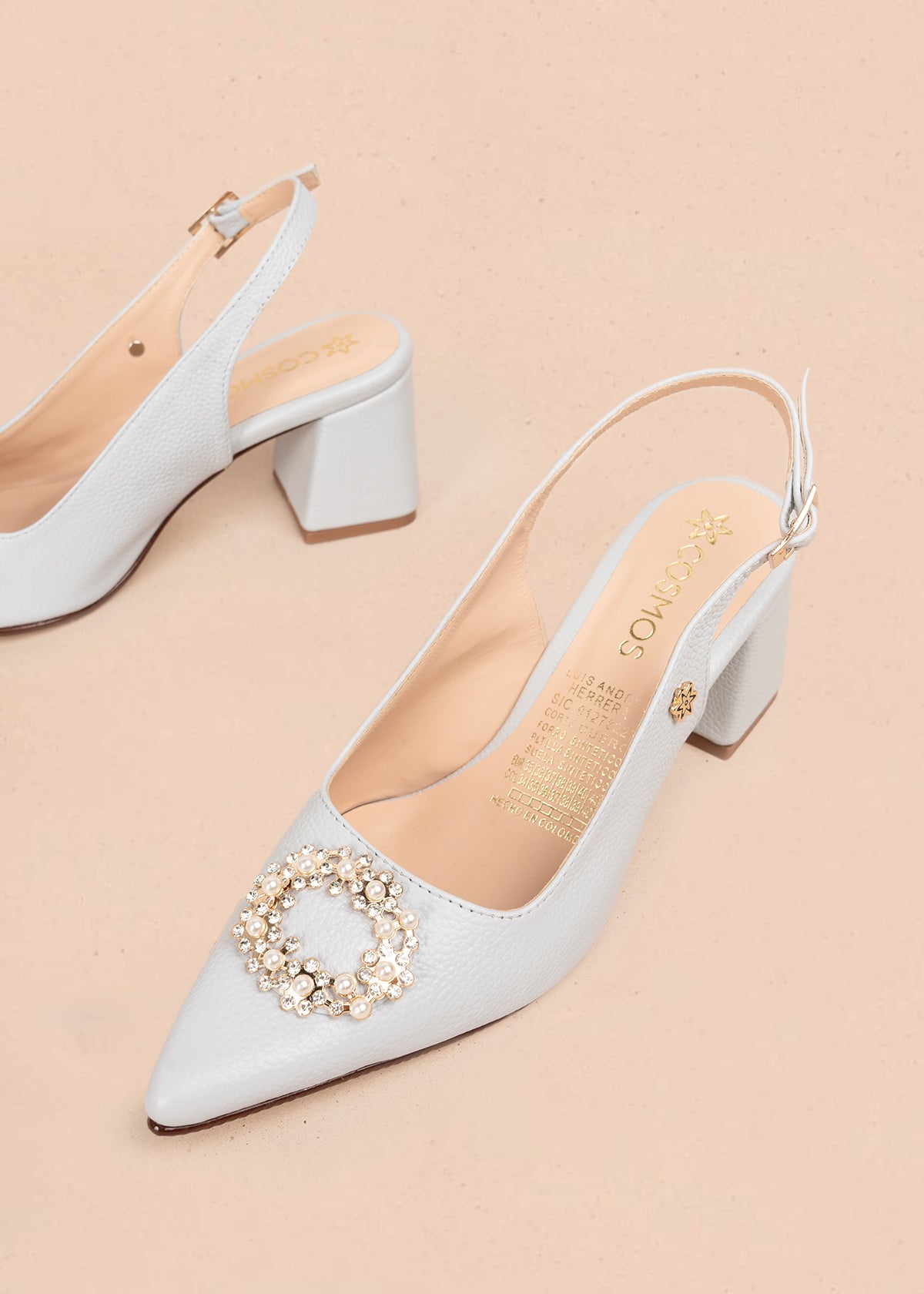 Trabilla en cuero color gris con aplique de perlas y cristales en punta 106148