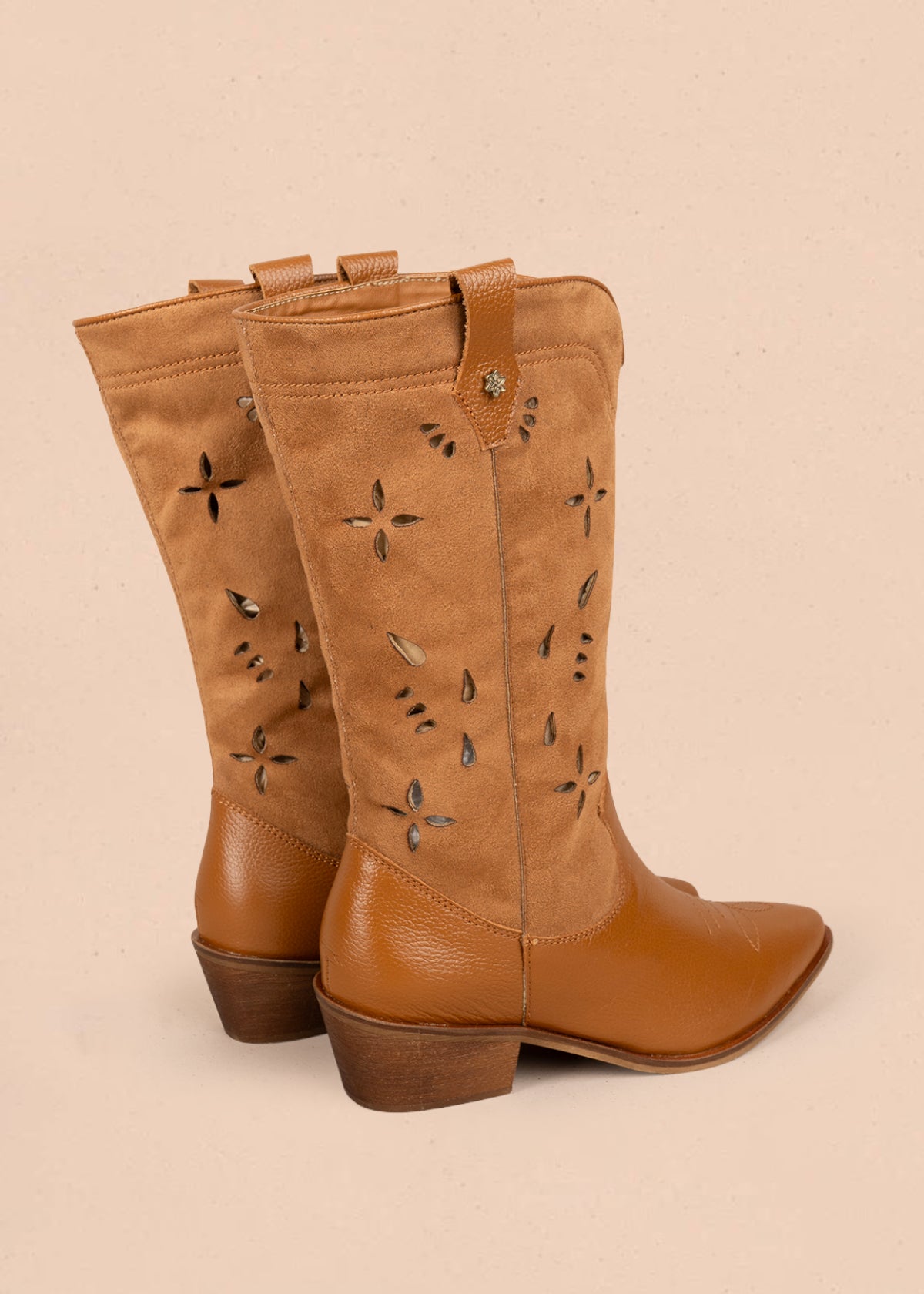 Botas texanas en cuero color miel caña en textil y perforaciones 106166