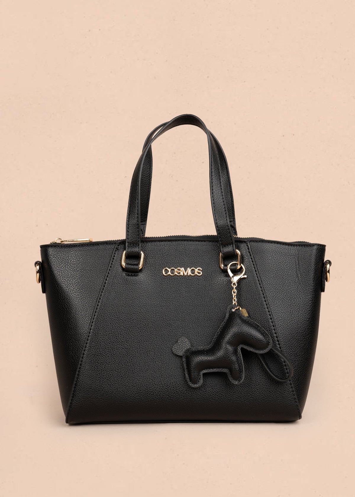 Bolso tipo cartera color negro con herrajes dorados 106178