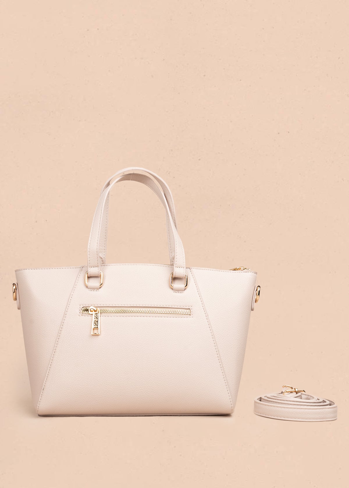 Bolso tipo cartera color nude con herrajes dorados 106178