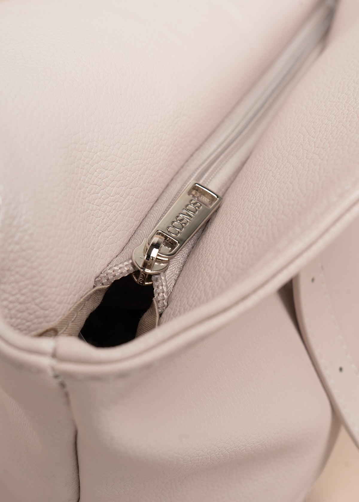 Bolso tipo shopping color nude texturizado 106183