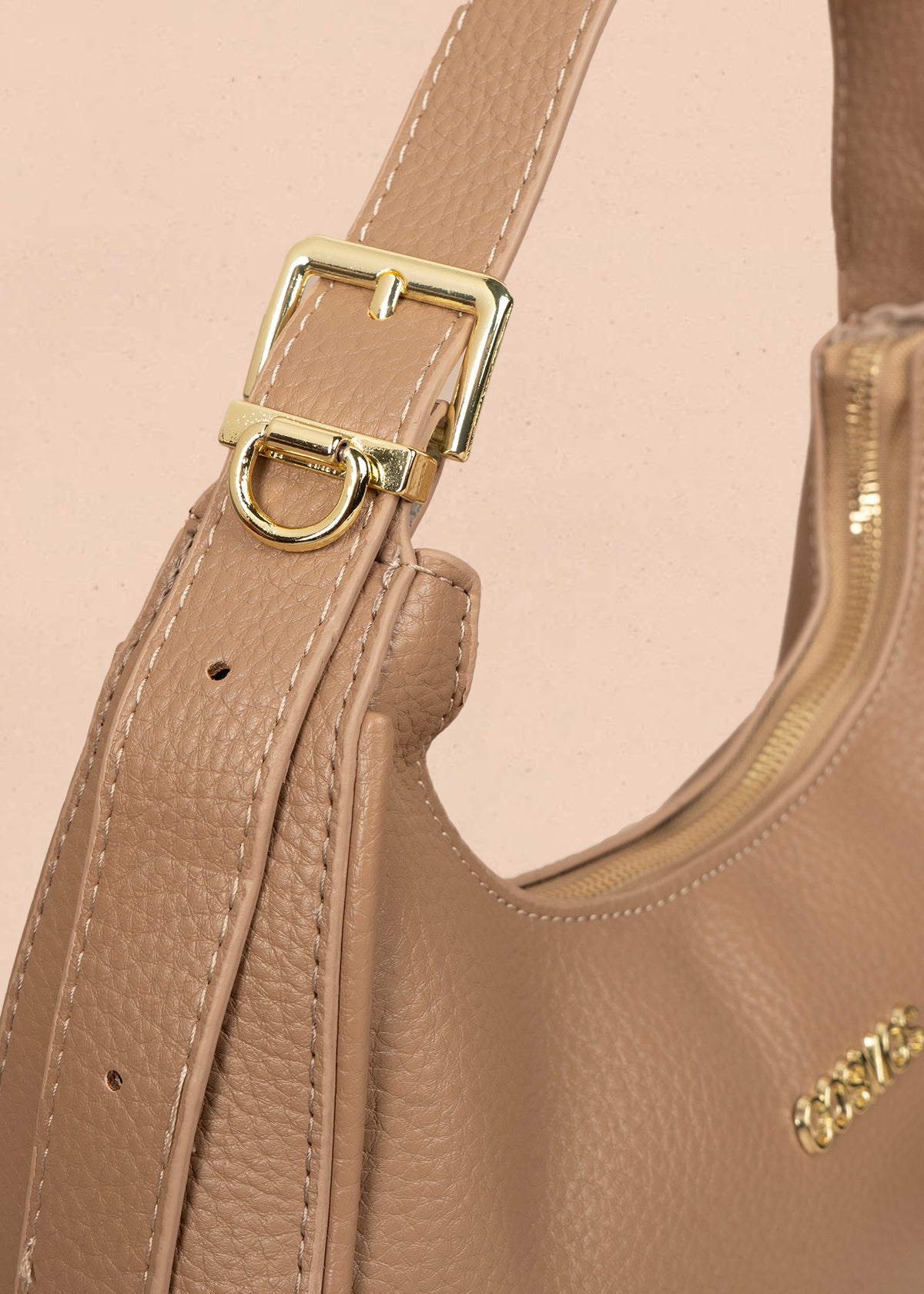 Bolso tipo cartera color moca con pañoleta 106188