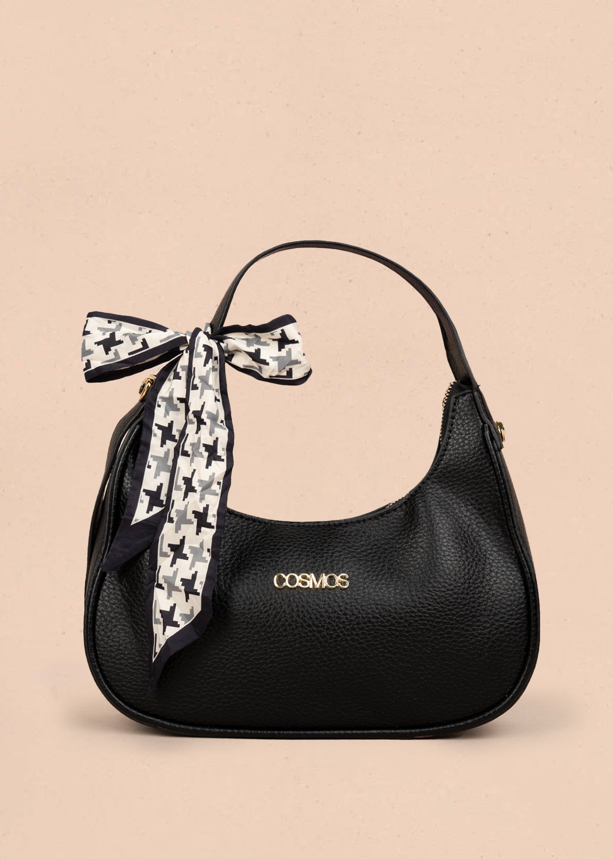 Bolso tipo cartera color negro con pañoleta 106188