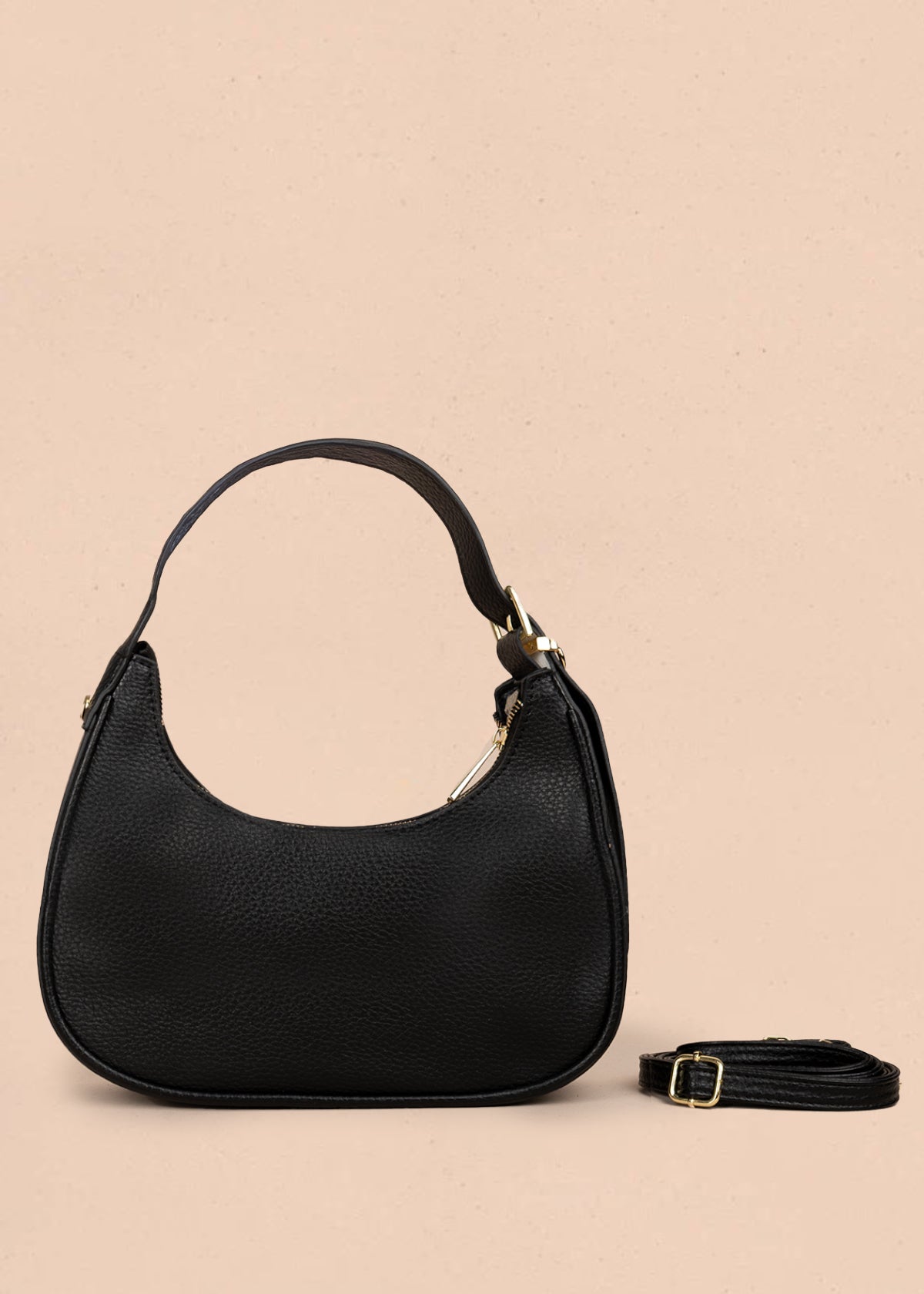 Bolso tipo cartera color negro con pañoleta 106188