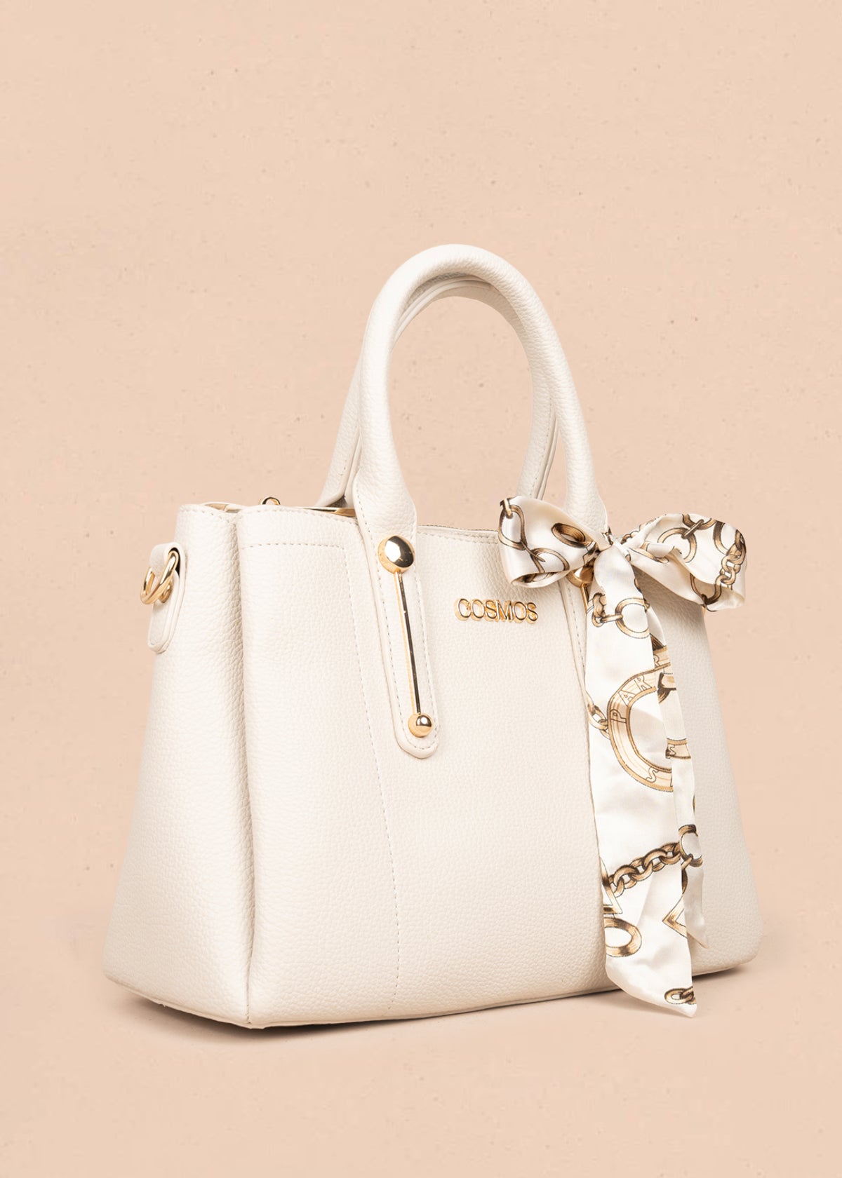 Bolso tipo cartera color beige con pañuelo y herraje tipo barra 106286