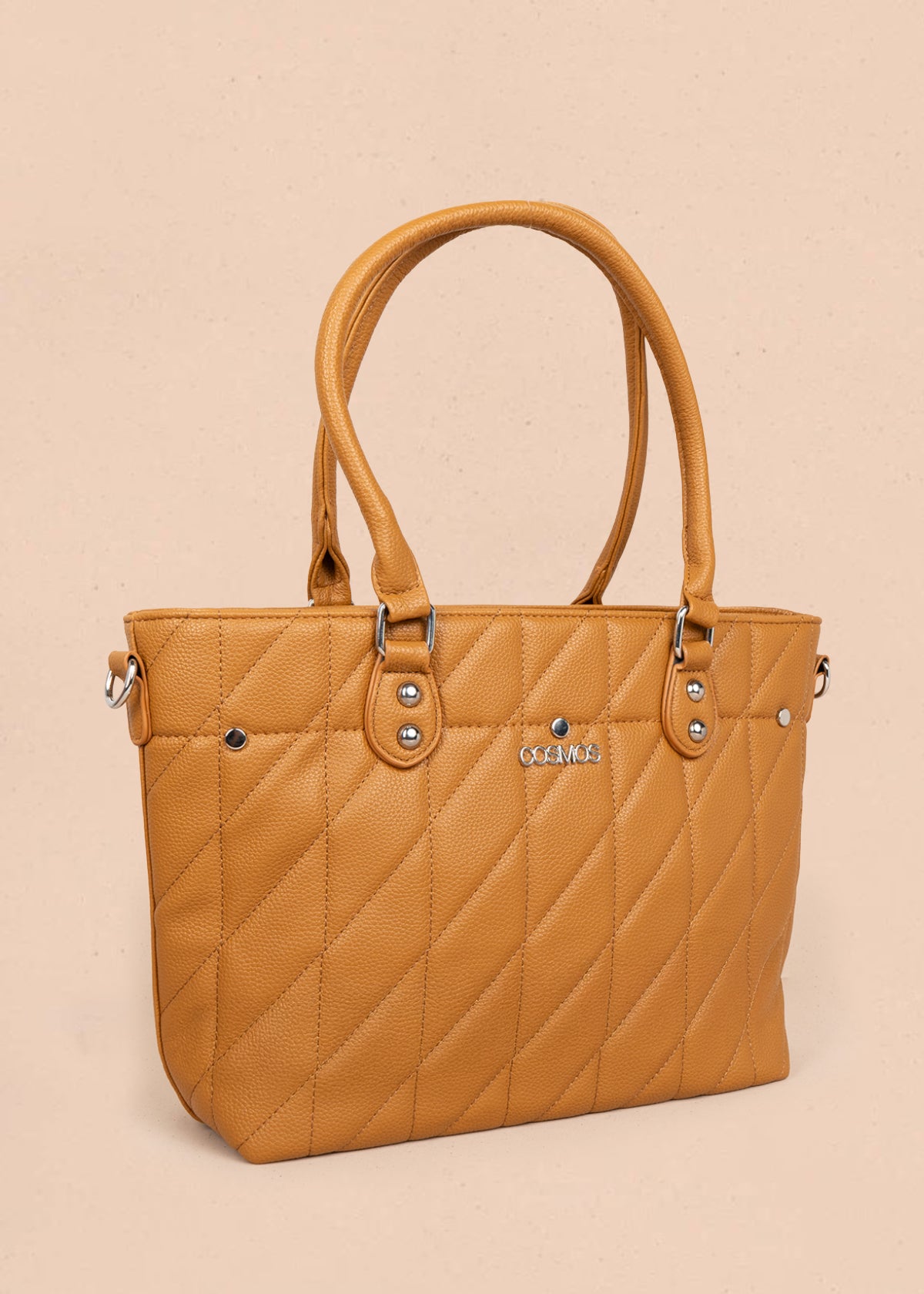 Bolso tipo shopping color miel textura acolchada 106287