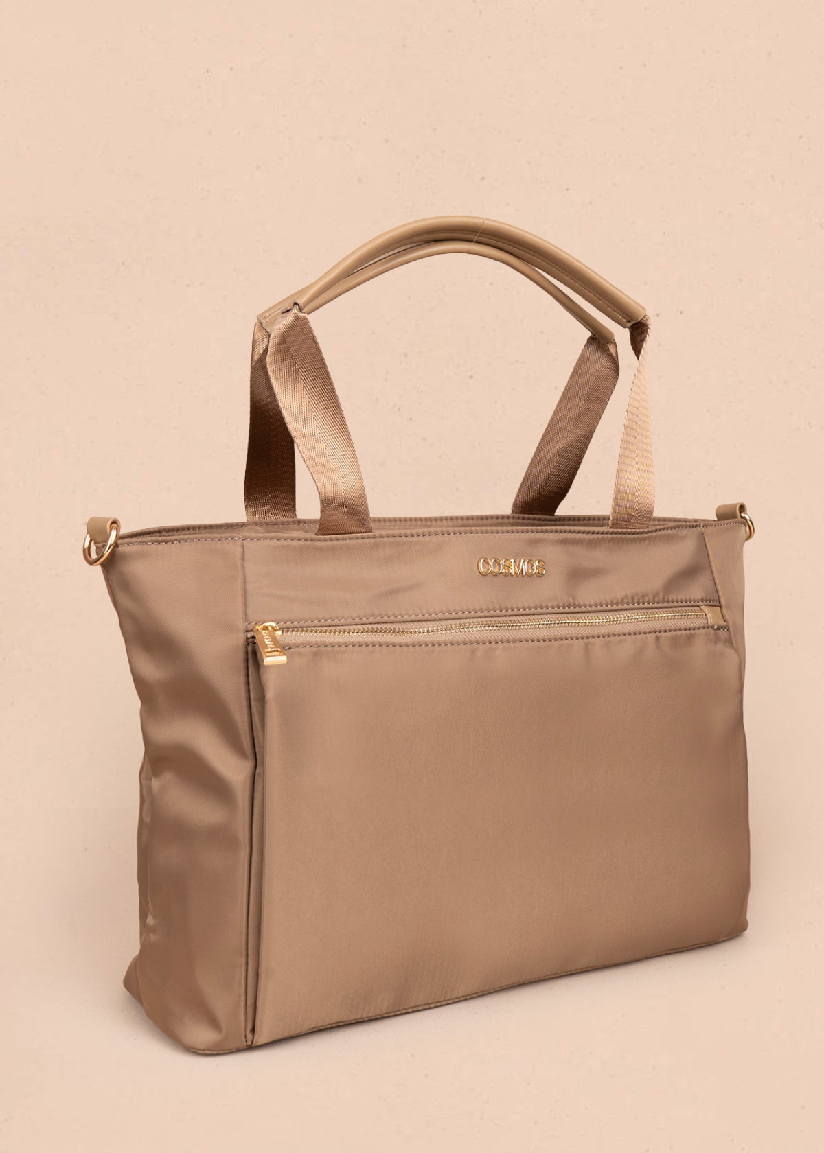 Bolso tipo shopping color café con bolsillo frontal 106290