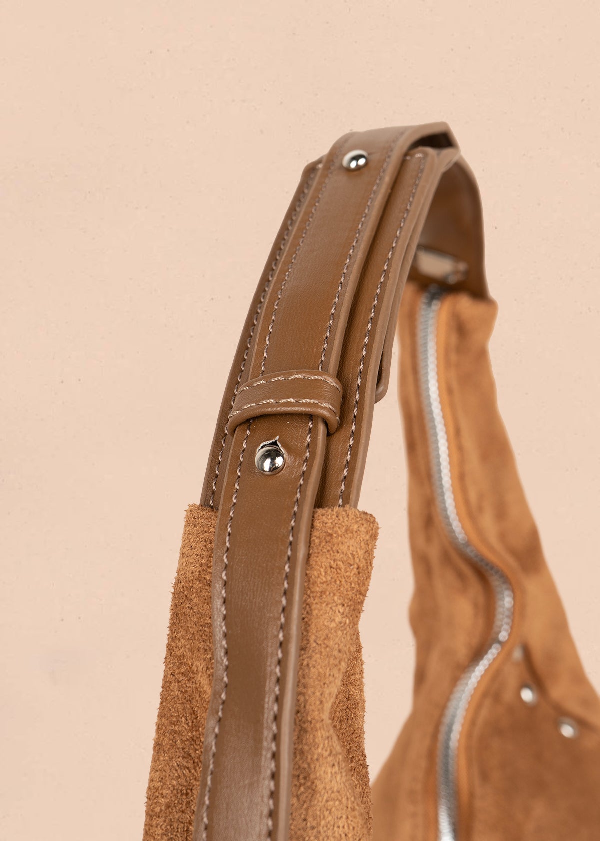 Bolso tipo shopping color miel con taches 106291