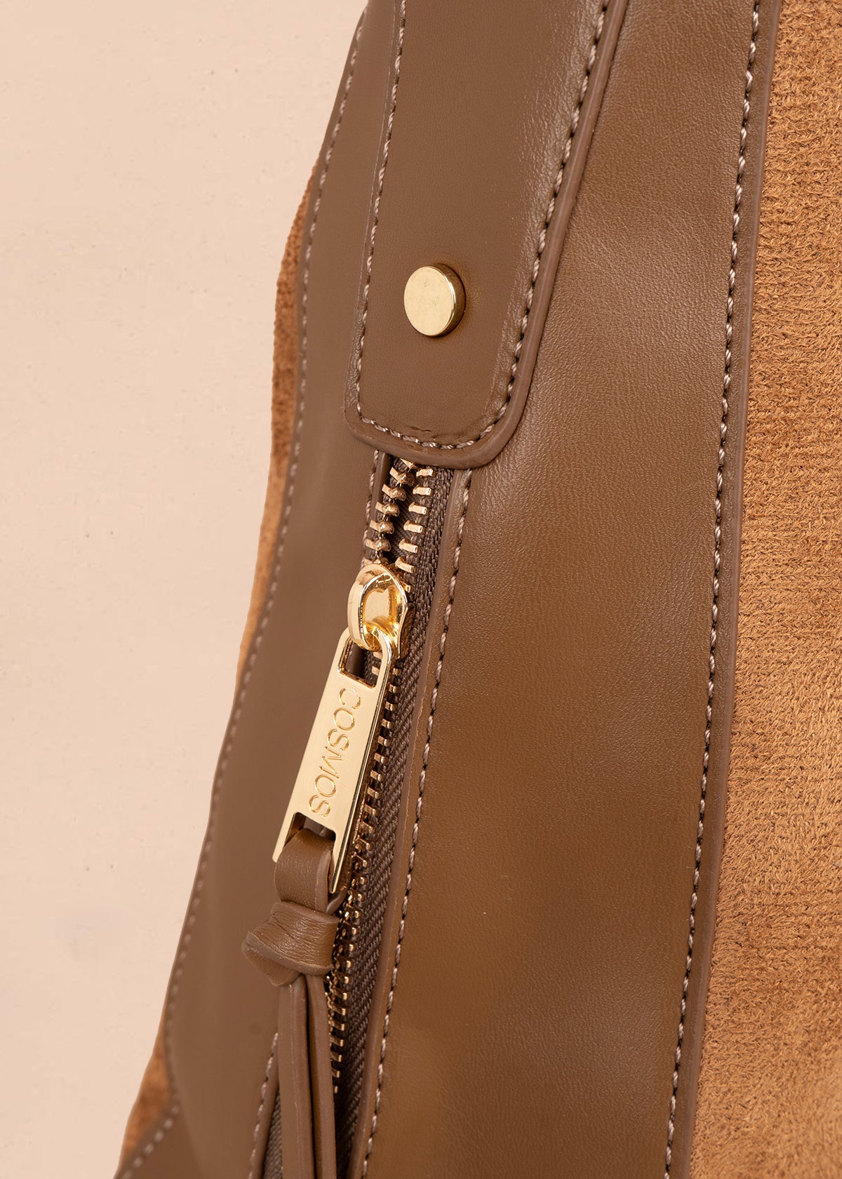 Bolso tipo shopping color miel textura en gamuza sintética 106292