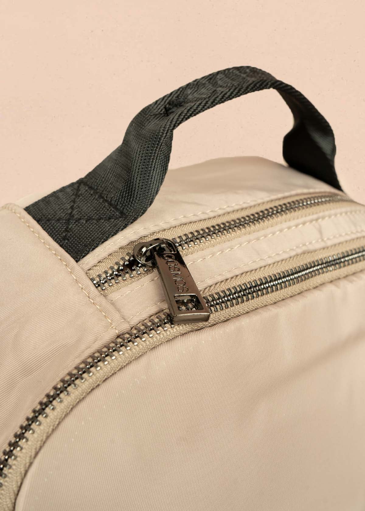 Morral color beige con bolsillos delanteros 106296