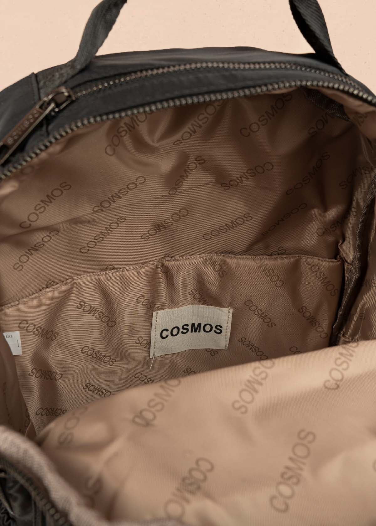 Morral color negro con bolsillos delanteros 106296
