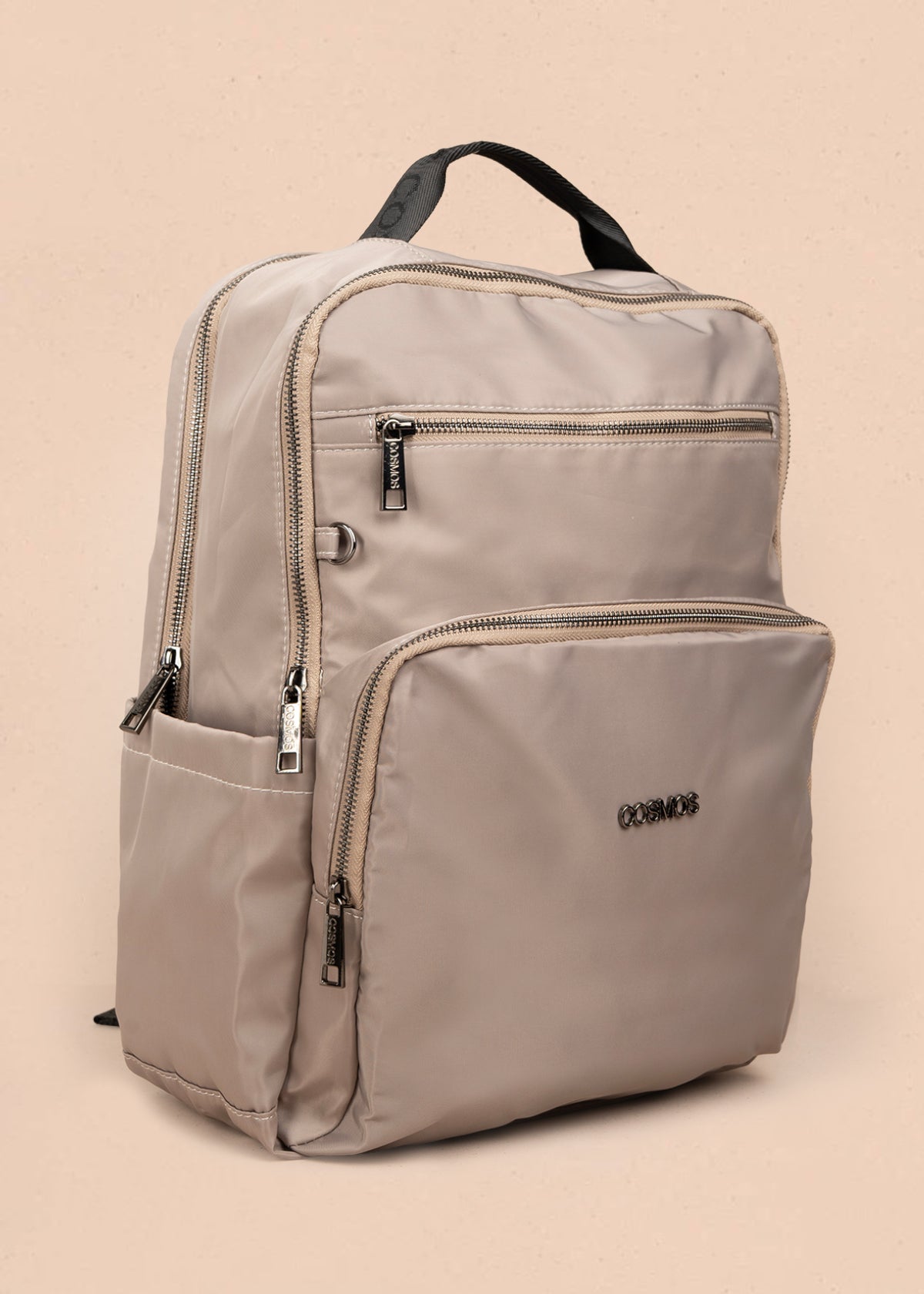Morral color taupe en textil con bolsillos delanteros 106298