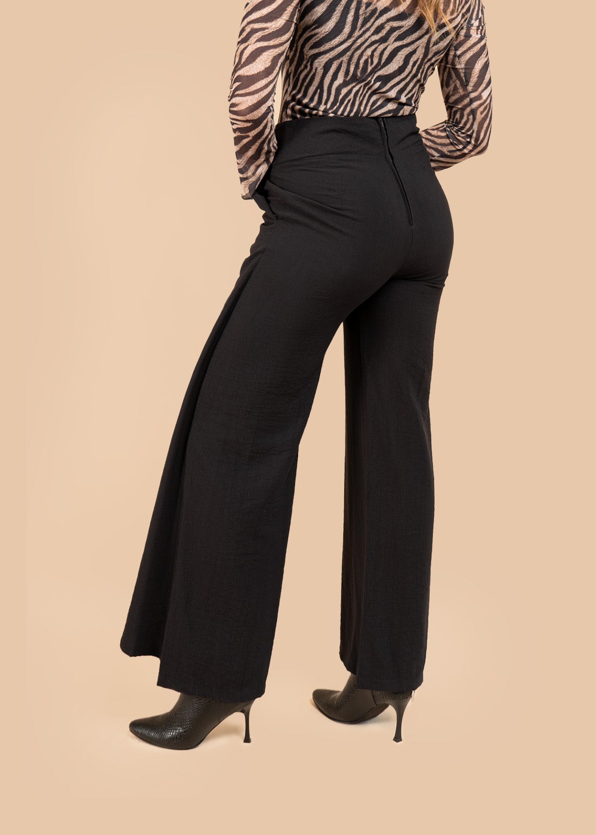 Pantalón color negro tipo pareo 106310
