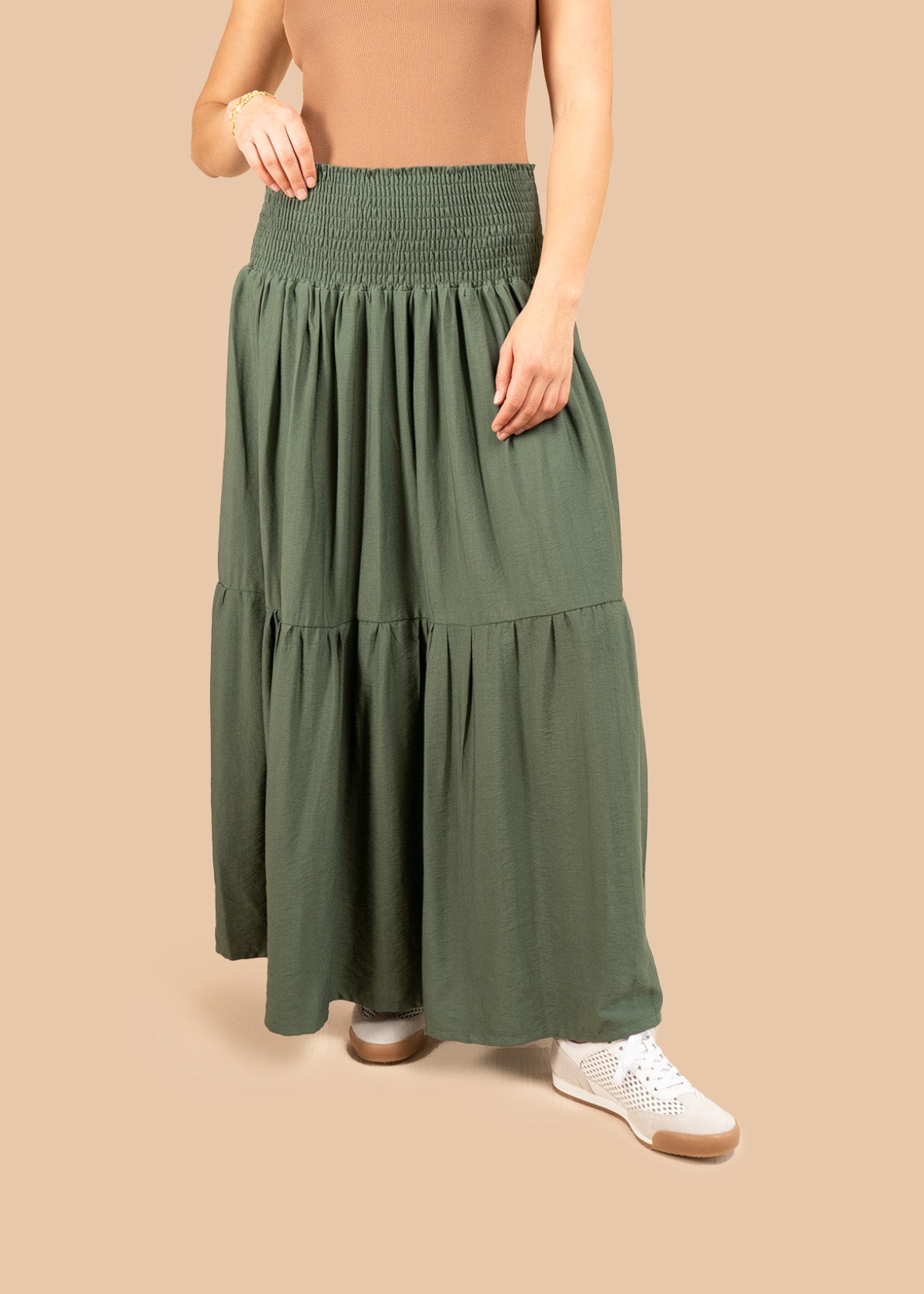 Falda color verde con resorte en cintura 106311