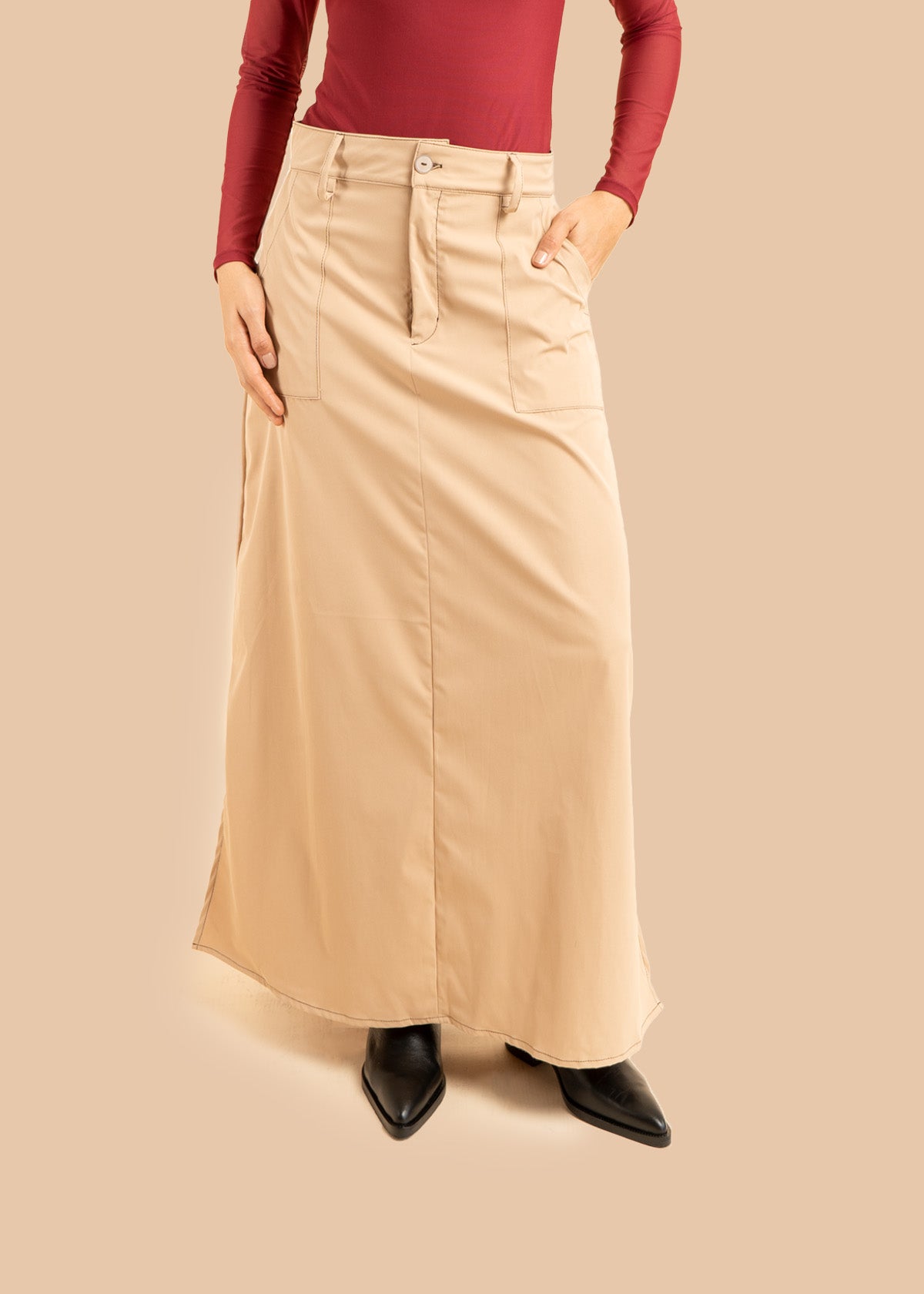 Falda larga color caqui con bolsillos y abertura 106313