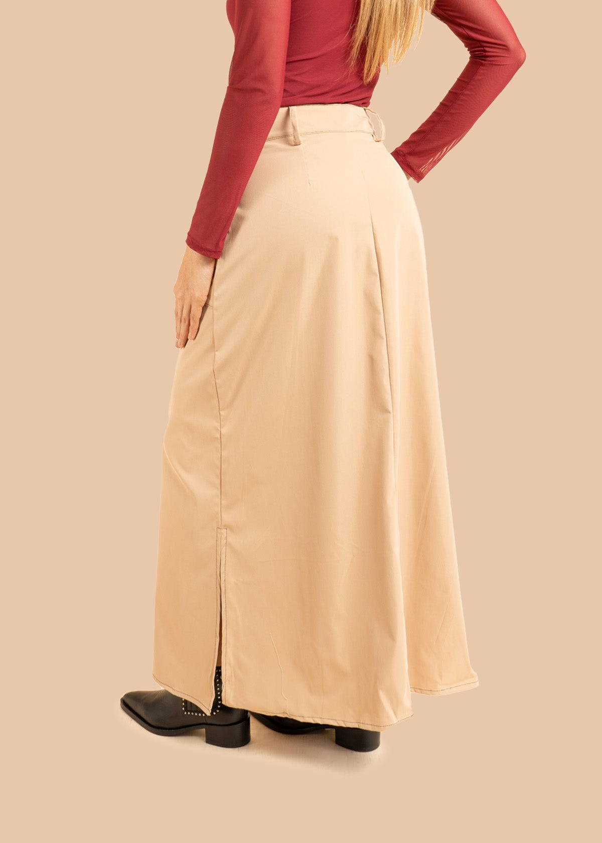 Falda larga color caqui con bolsillos y abertura 106313