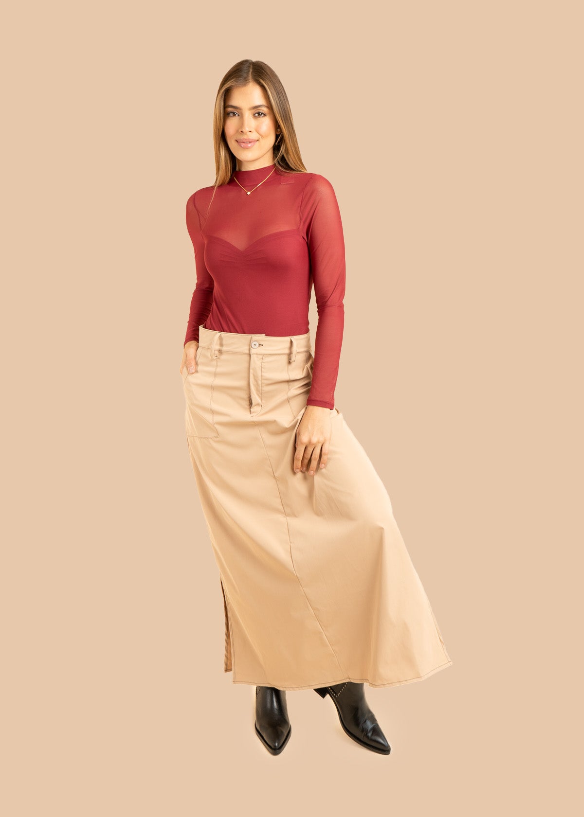 Falda larga color caqui con bolsillos y abertura 106313