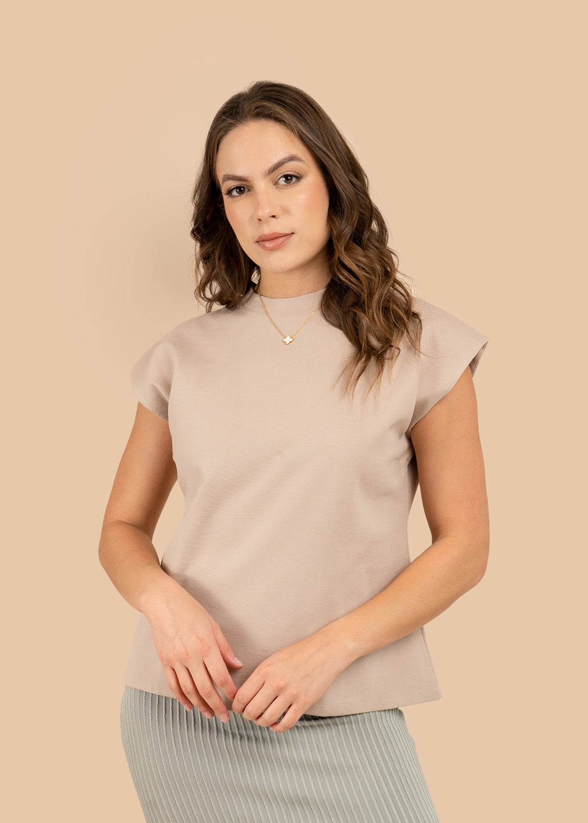 Camiseta color arena fondo entero y manga corta 106315