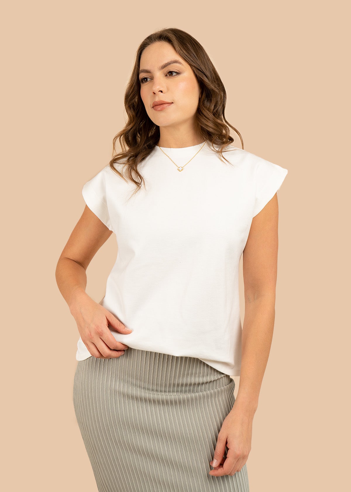 Camiseta color blanco fondo entero y manga corta 106315