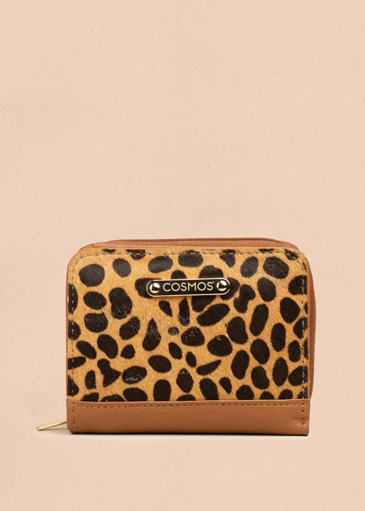 Billetera pequeña de cuero color tabaco y solapa animal print 106322