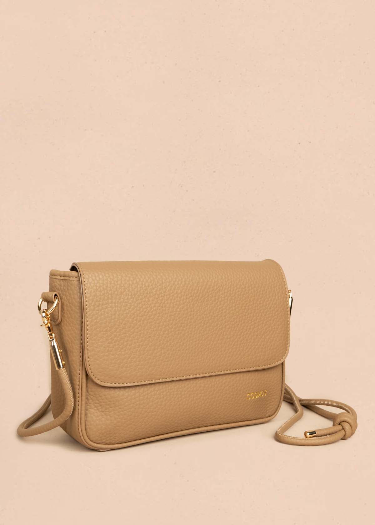 Bolso manos libres color moca texturizado 106325