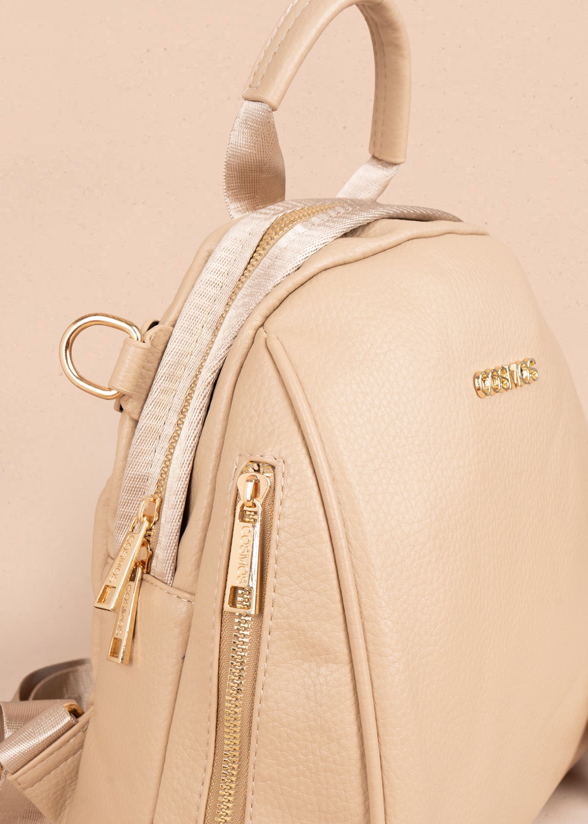 Morral en color arena con detalle de llavero 106326