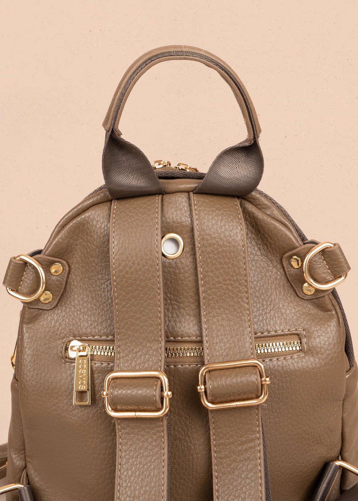 Morral en color chocolate con detalle de llavero 106326