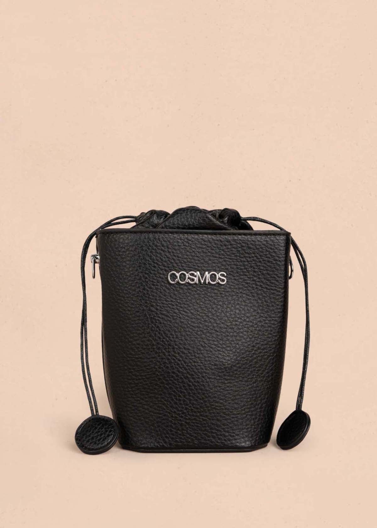 Bolso manos libres color negro con cierre cordón 106328