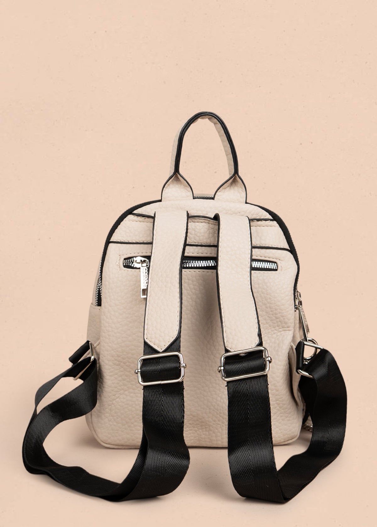 Morral color beige con cadena lateral 106334
