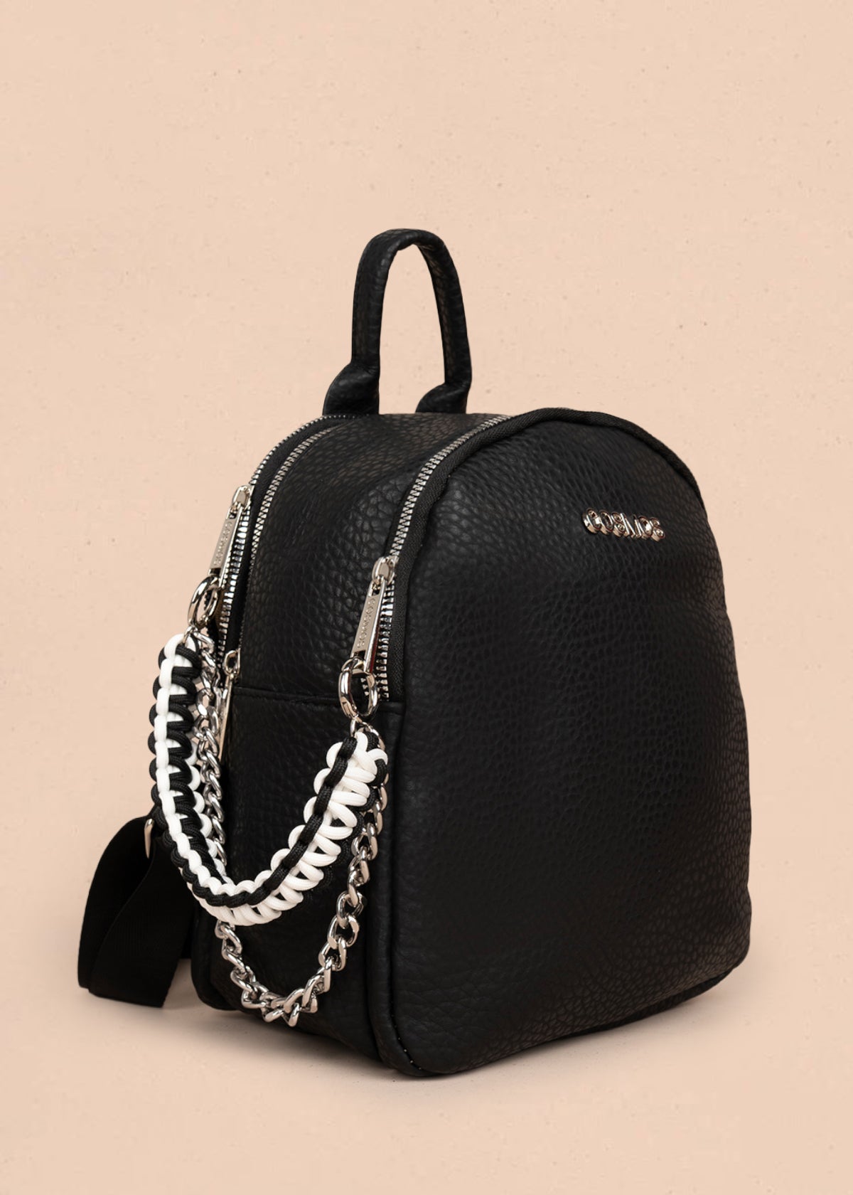 Morral color negro con cadena lateral 106334