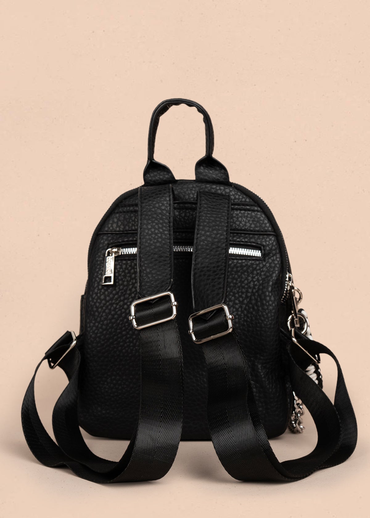 Morral color negro con cadena lateral 106334