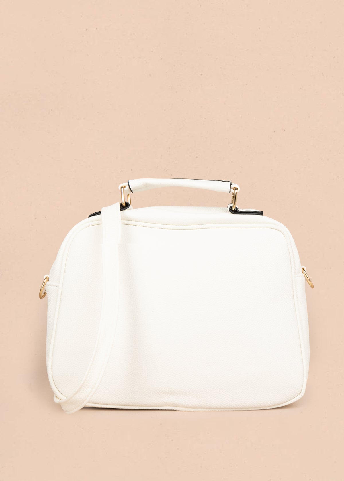 Bolso manos libres color blanco con patrón acolchado 106337