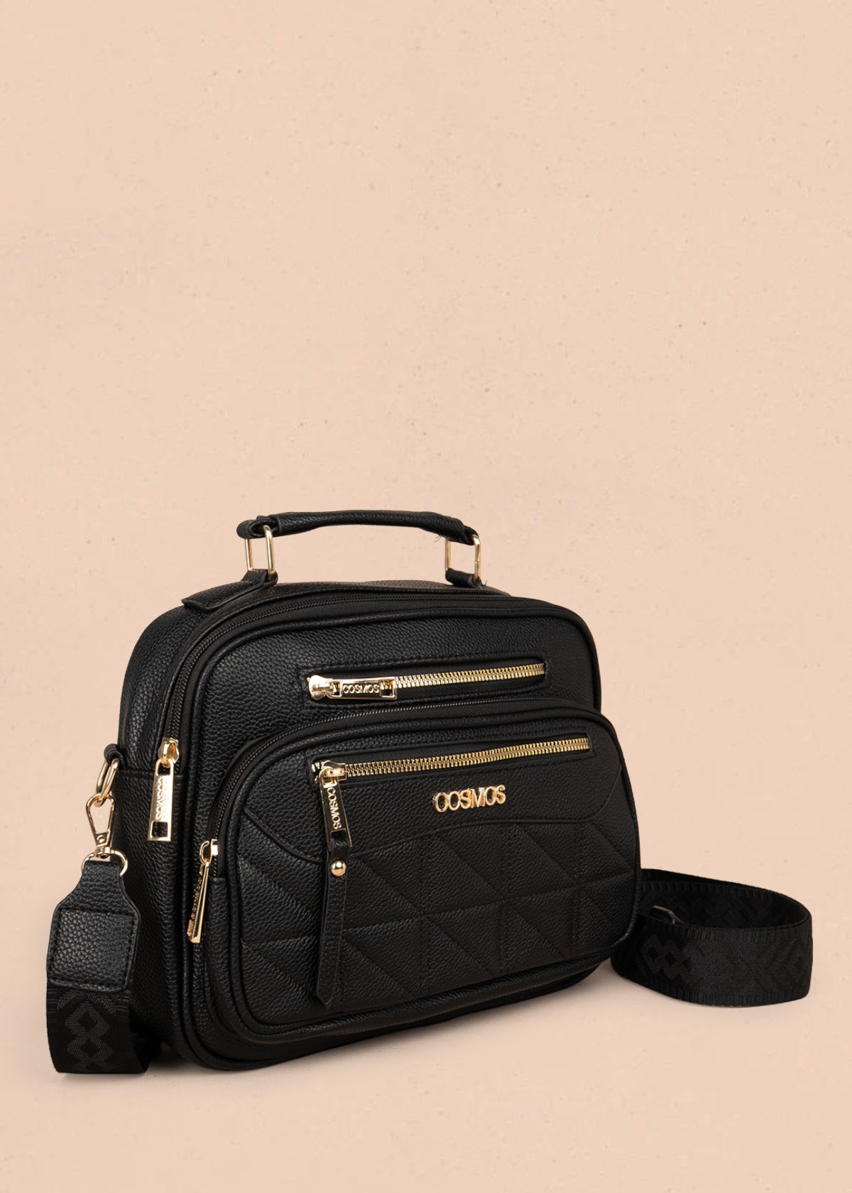 Bolso manos libres color negro con patrón acolchado 106337