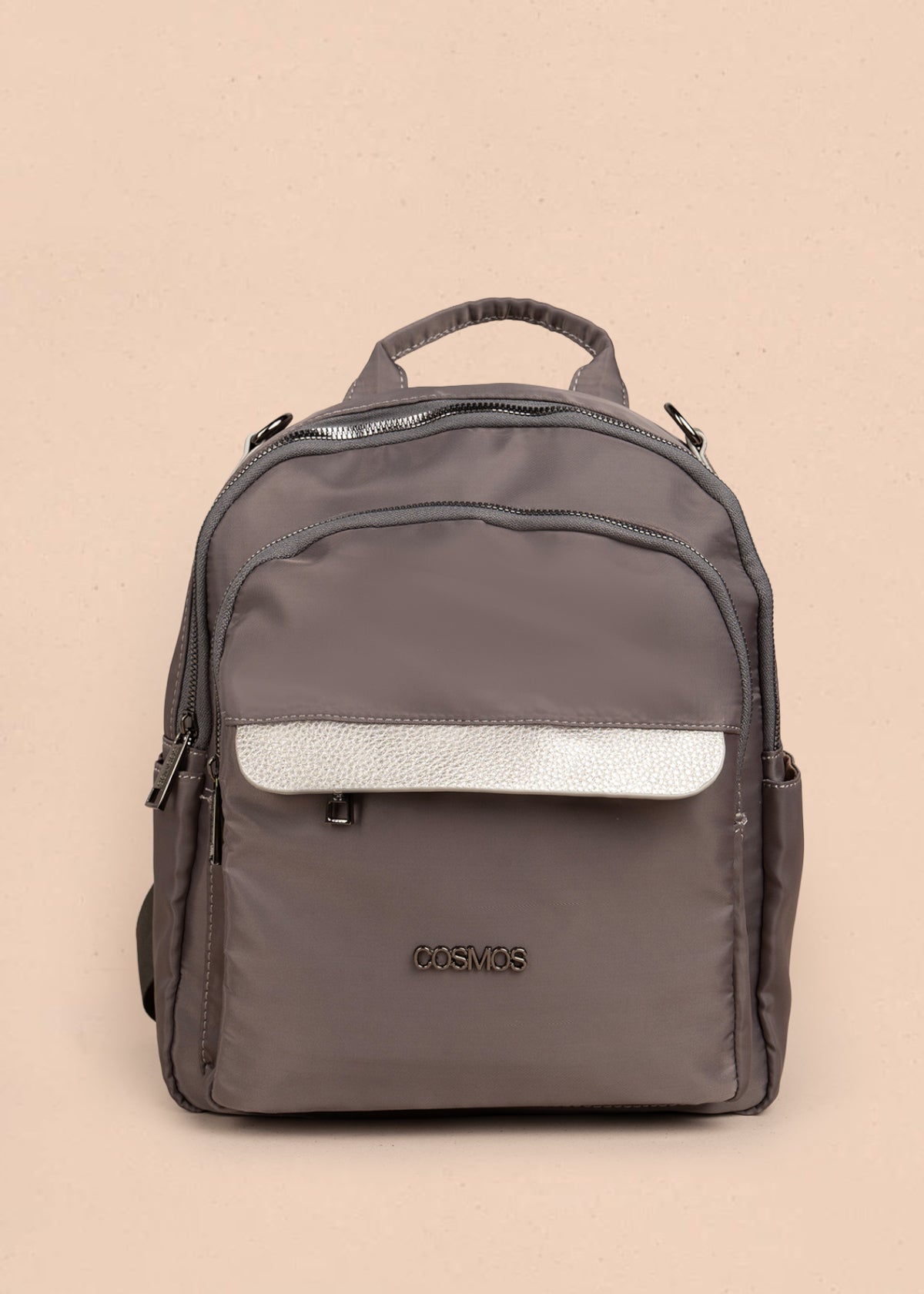 Morral color gris con bolsillos frontales y acabado liso 106338