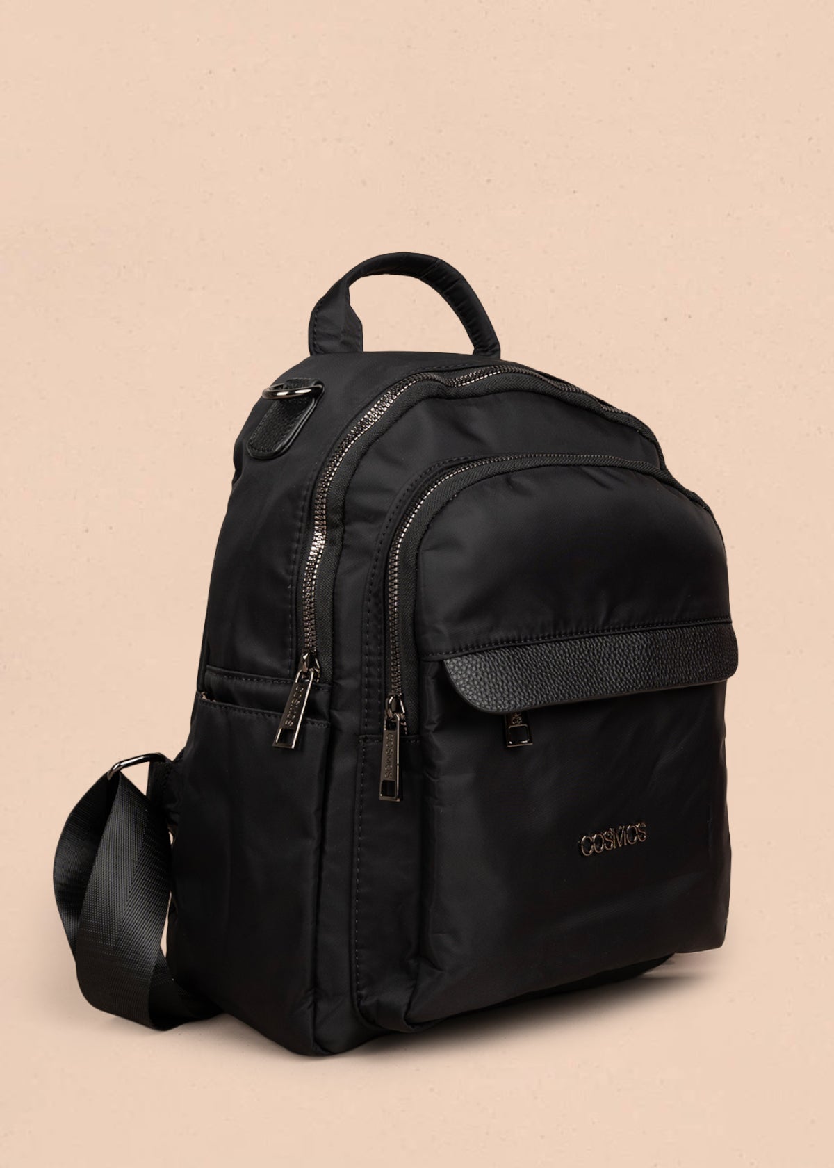 Morral color negro con bolsillos frontales y acabado liso 106338