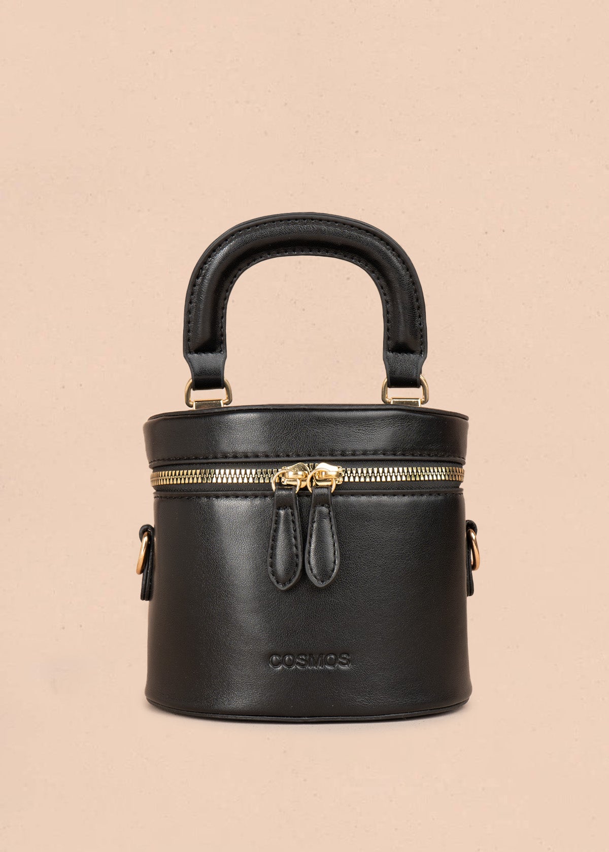 Bolso manos libres color negro diseño tipo mini baúl 106346