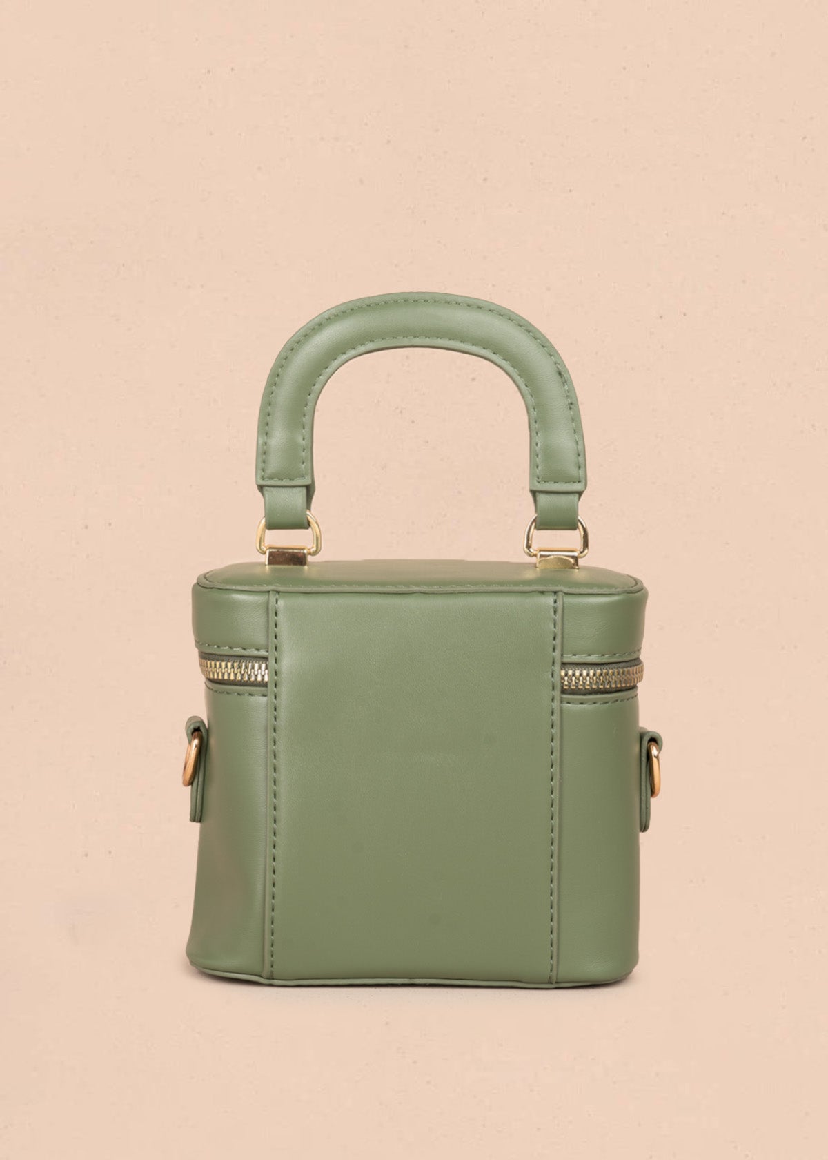 Bolso manos libres color verde diseño tipo mini baúl 106346