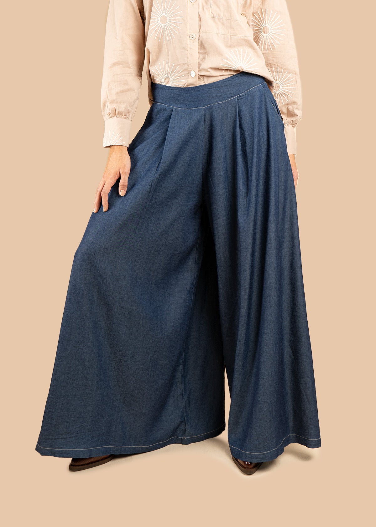 Pantalón tipo palazzo color azul 106349