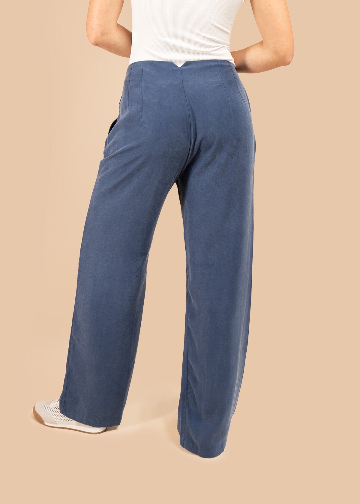 Pantalón color azul bota recta 106351