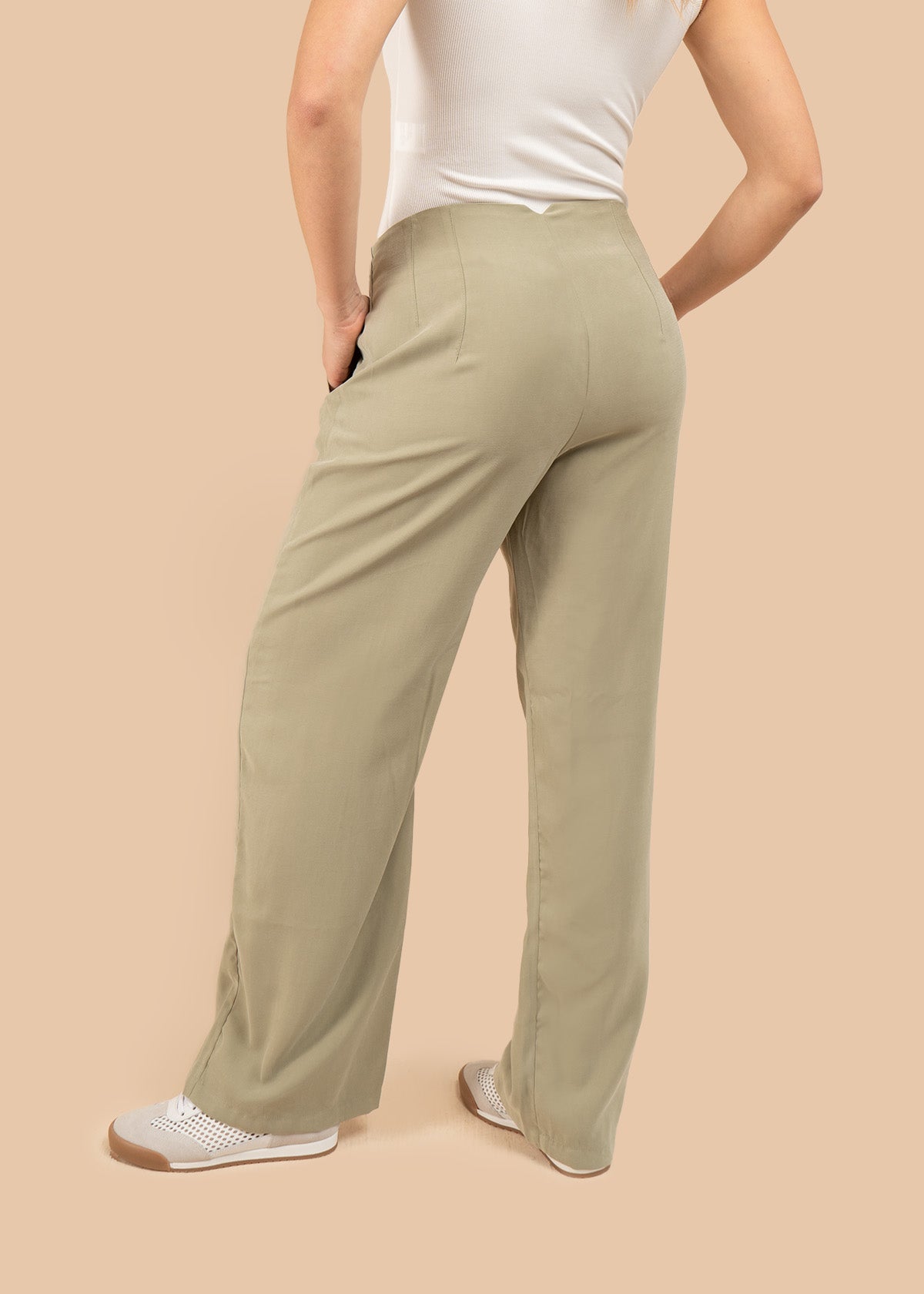 Pantalón color verde bota recta 106351