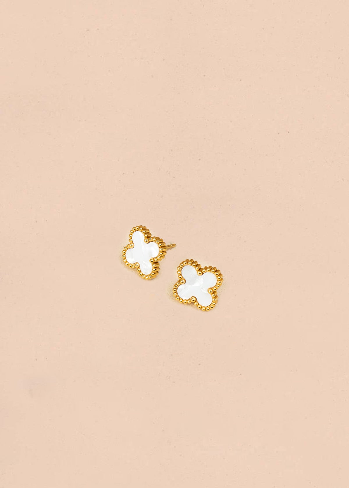 Set collar + aretes de trébol midi color blanco 106356