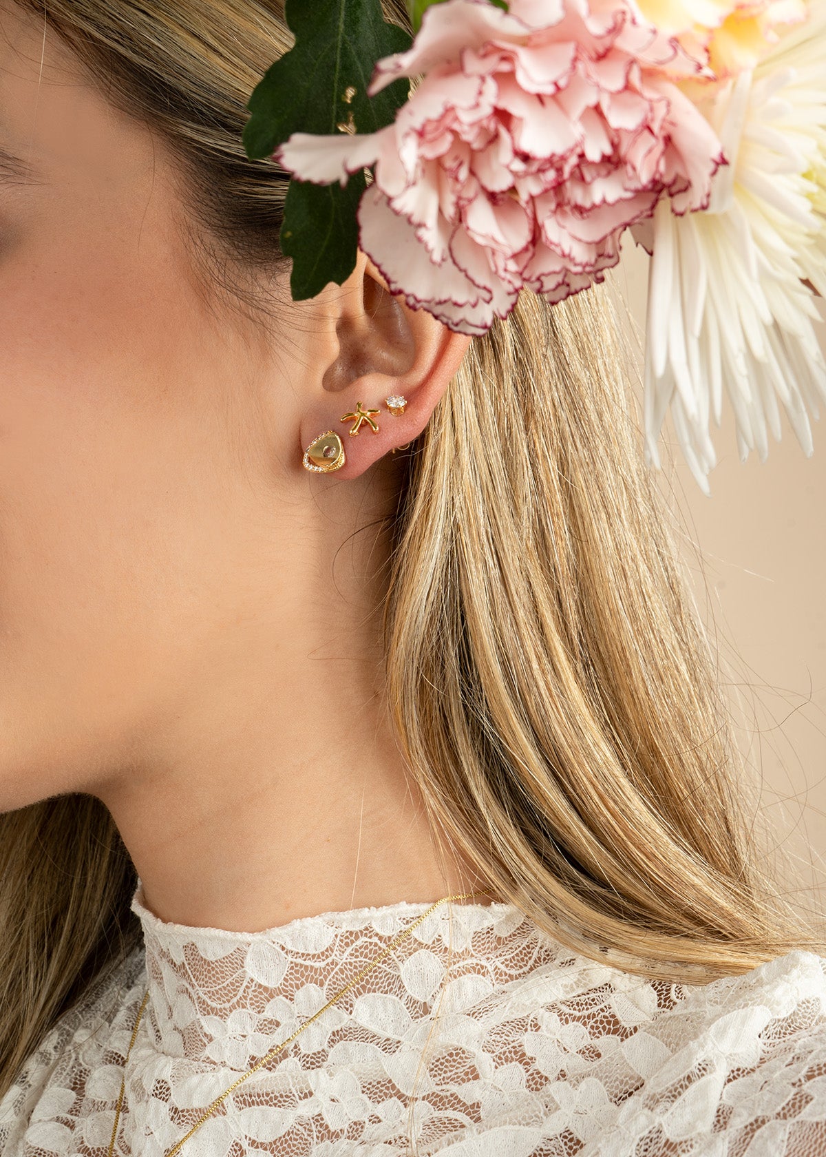 Set x3 aretes color dorado estrella y piedras 106357