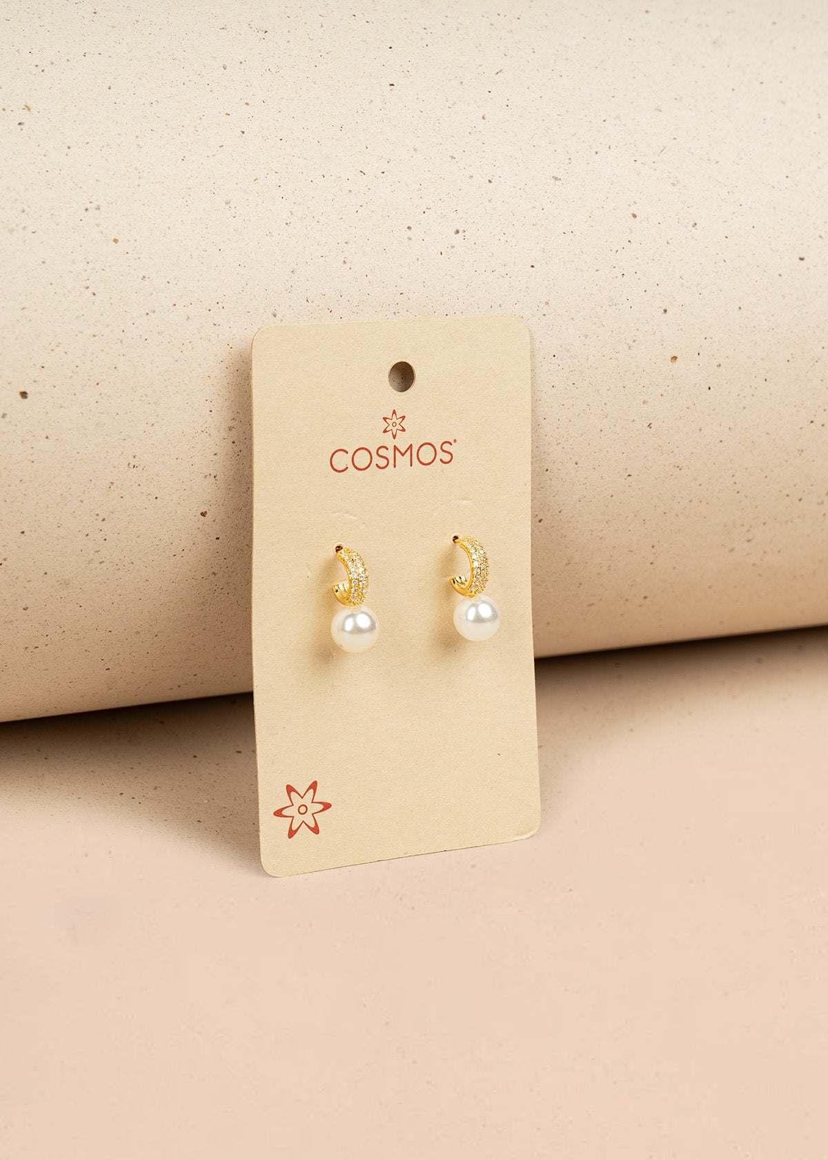 Aretes color dorado con perlas 106363