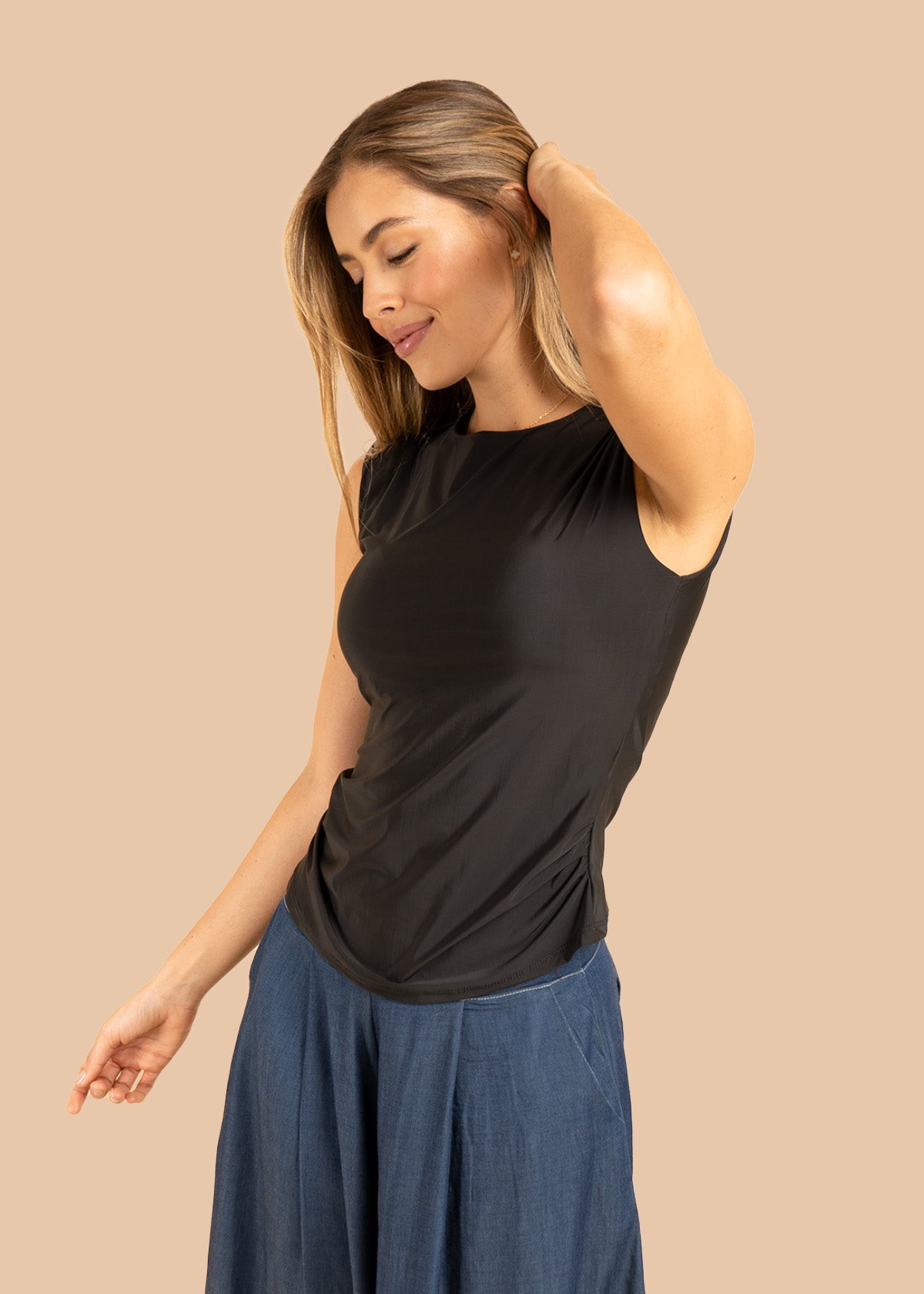 Camiseta color negro en manga sisa 106381