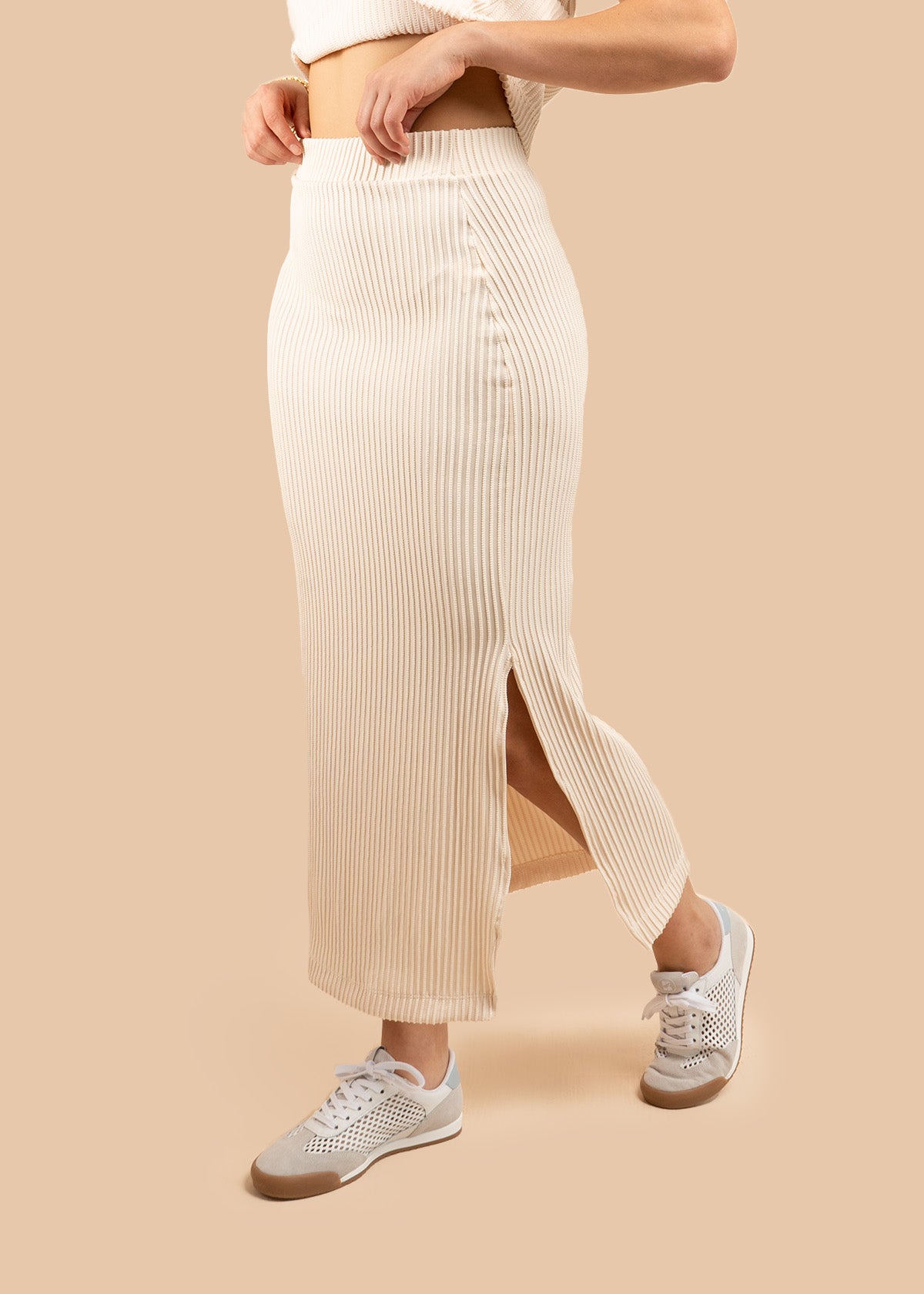 Falda color beige con tejido acanalado 106386