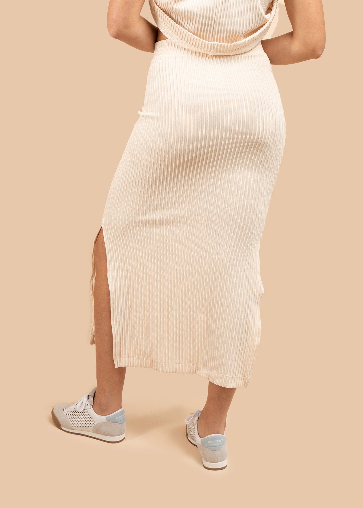Falda color beige con tejido acanalado 106386