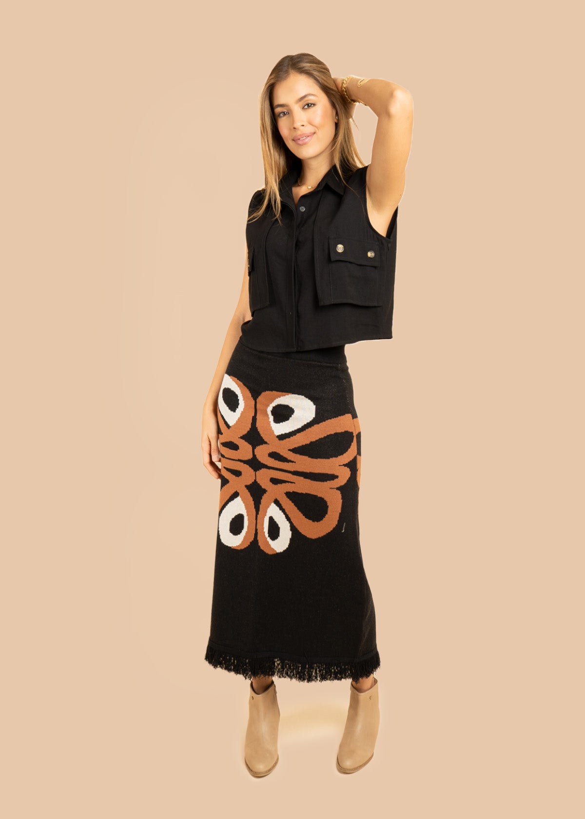 Chaleco color negro con bolsillos delanteros 106392