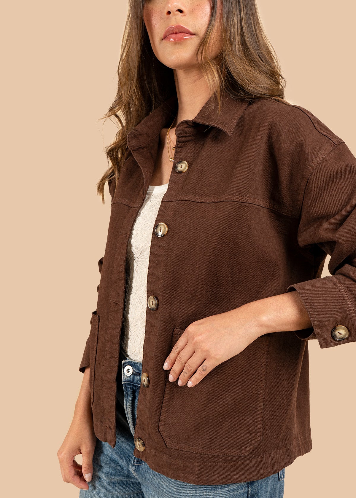 Chaqueta color chocolate con botones 106394