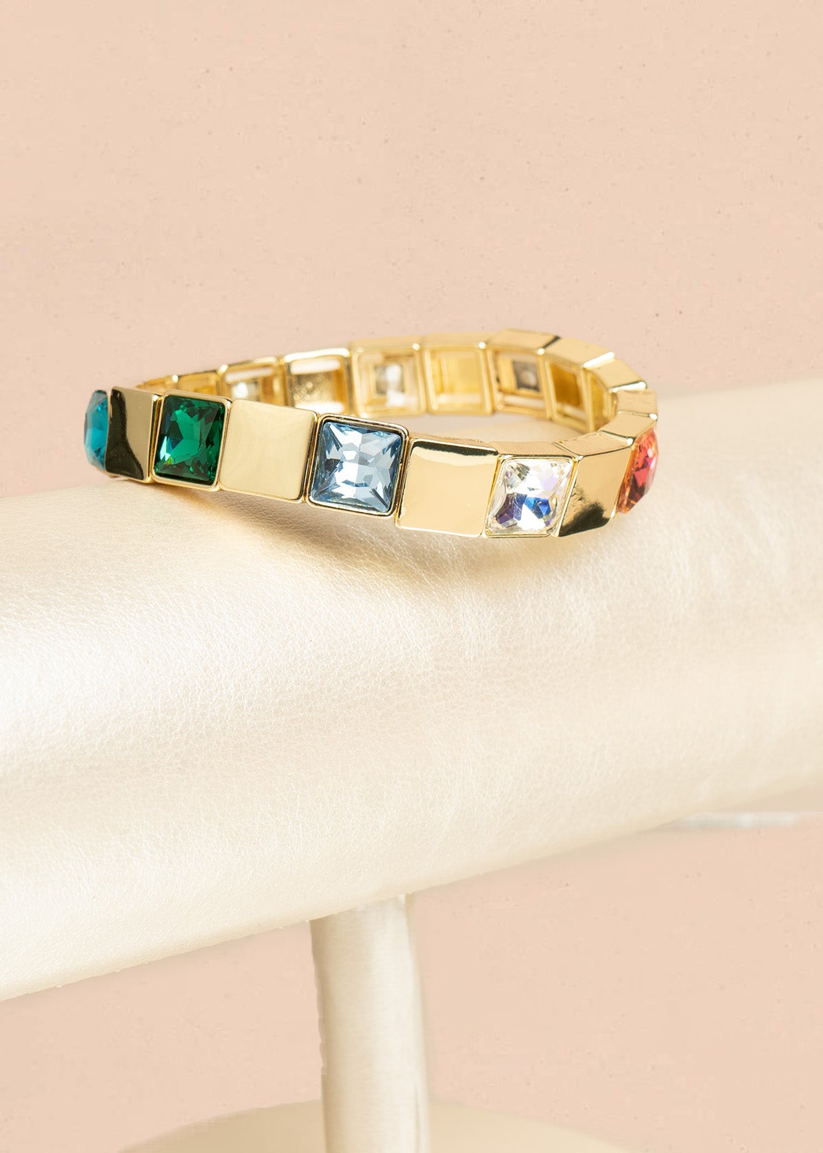 Pulsera color dorado con cristales cuadrados multicolor 106398